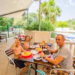 Pour 6 Personnes Avec Terrasse - Api-1-52-708
