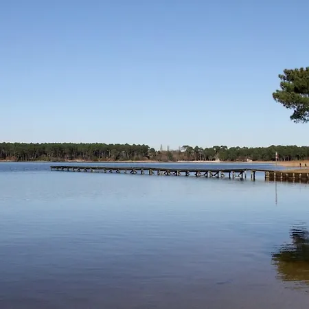 Camping Pour 6 Personnes Avec Terrasse - Api-1-52-708 *