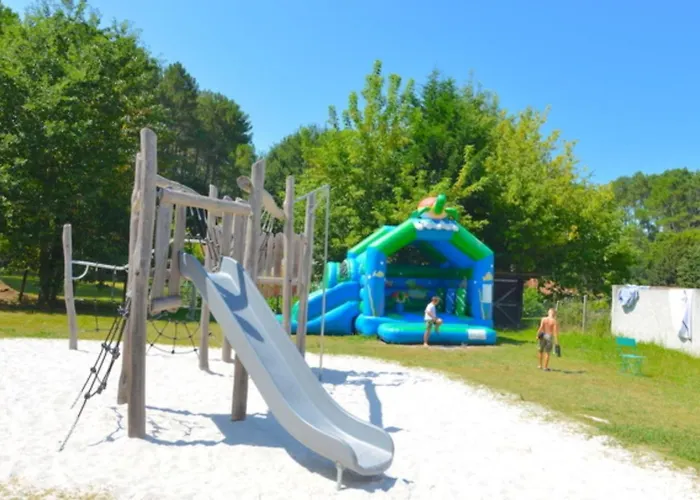 Kemp Pour 6 Personnes Avec Terrasse - Api-1-52-708